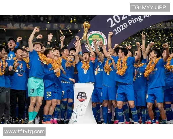 武汉迎来足球巨星加盟引发球迷热议与期待